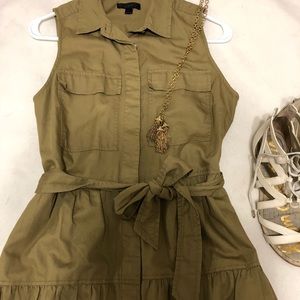 Sleeveless button down dress w/tie belt & pockets